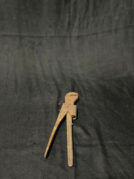 Antikes Zangenset mit echtem Charme