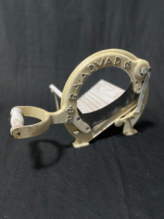 Raadvad Brotschneidemaschine, ein dänischer Designklassiker