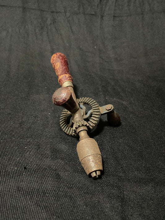 Antiker Bohrer mit echtem Charme