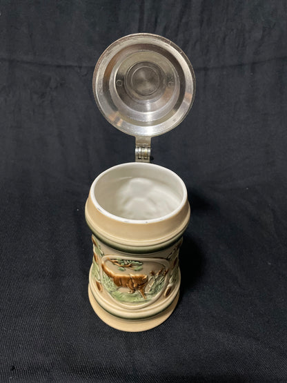 Sitzendorfer Bierkrug mit Zinndeckel