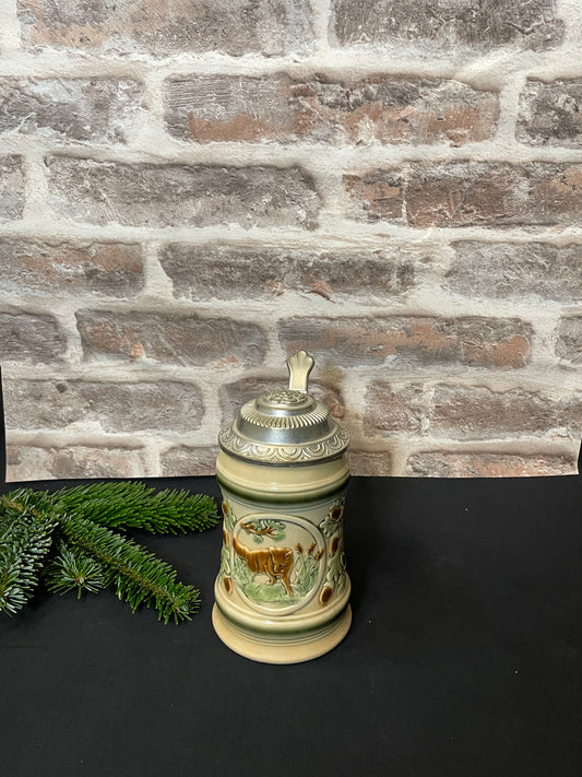 Sitzendorfer Bierkrug mit Zinndeckel